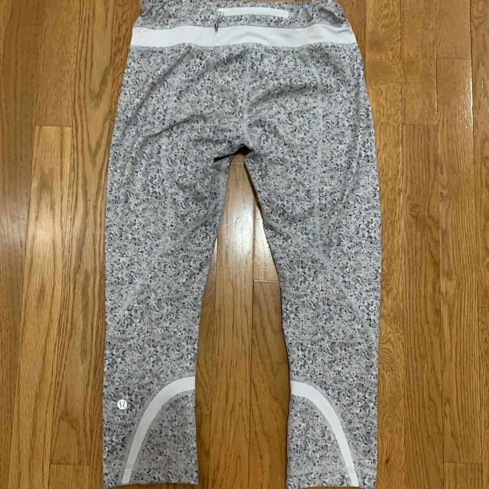 Lululemon cropped leggings!